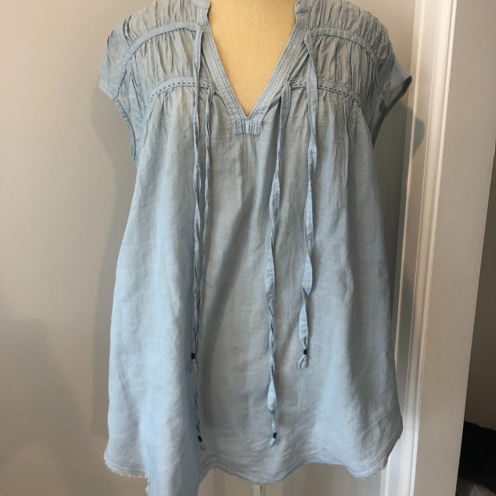 Akemi + Kin Women's Light Blue Tunic Top Size S